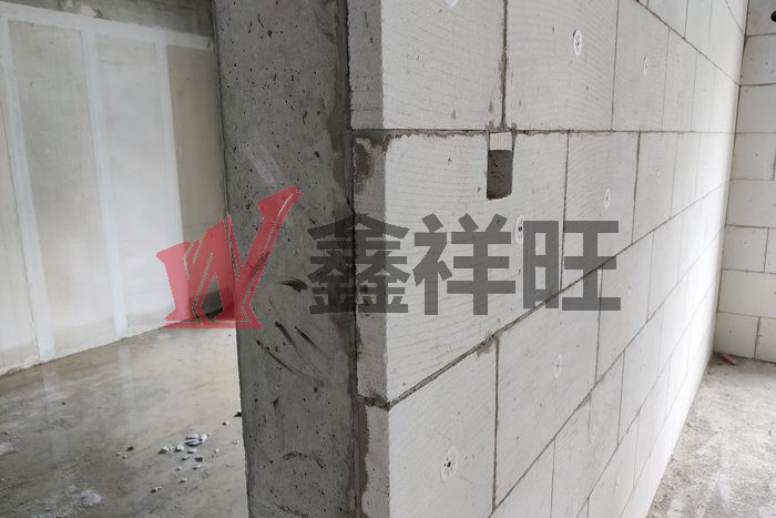 粘结剂上墙 —— 高性能蒸压砂加气混凝土保温板应用实拍